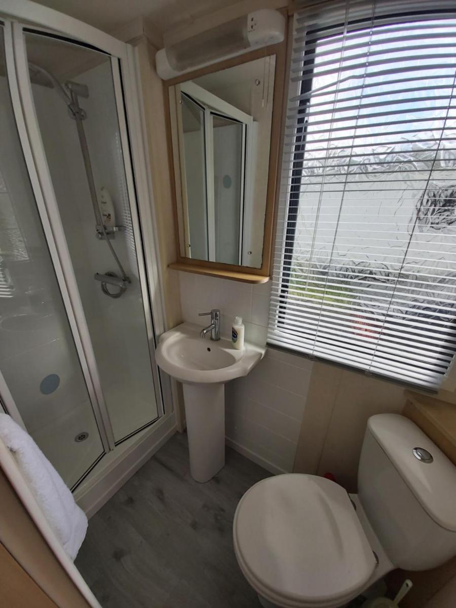 Caravan on the Devon\Cornwall border - Housity