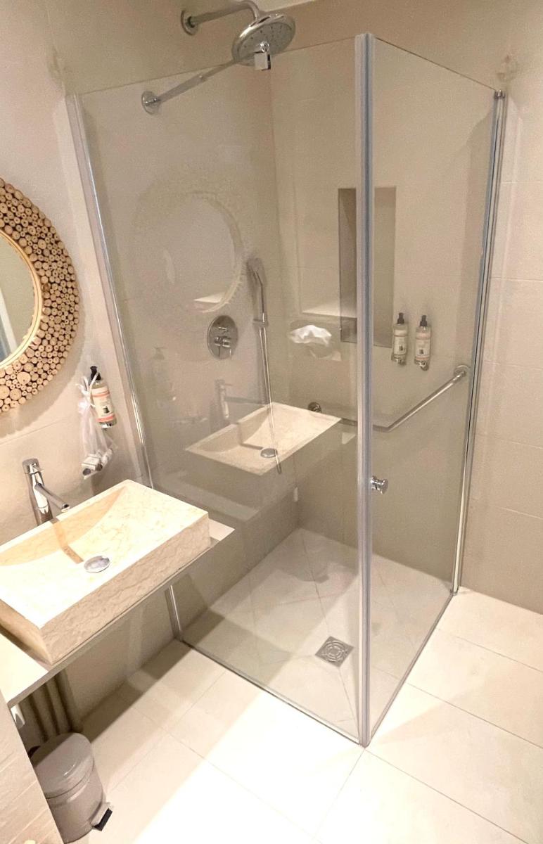 Salle de bains dans l'établissement La Finca Hôtel & Spa