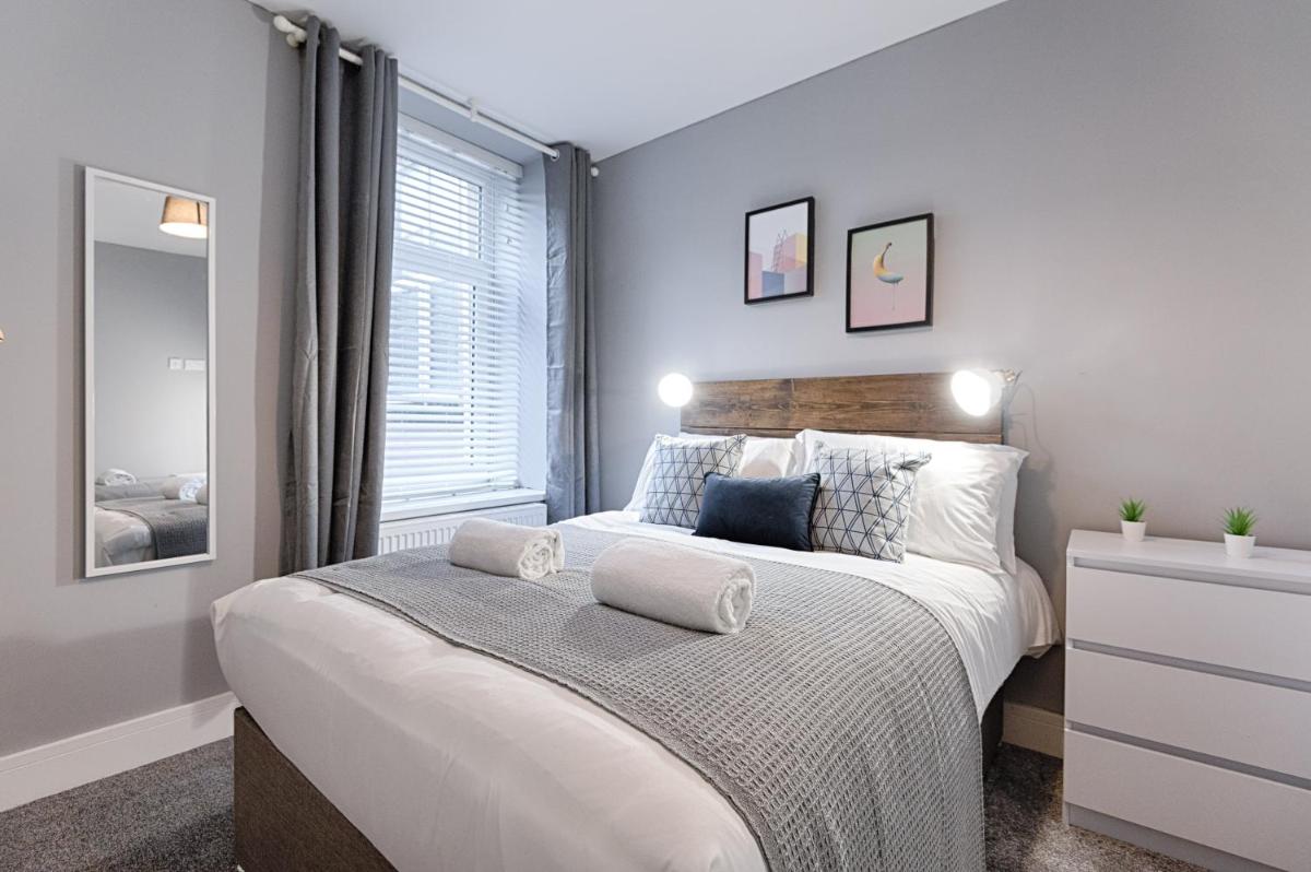 Murray Nest #2 - TV in Every Bedroom! - Housity