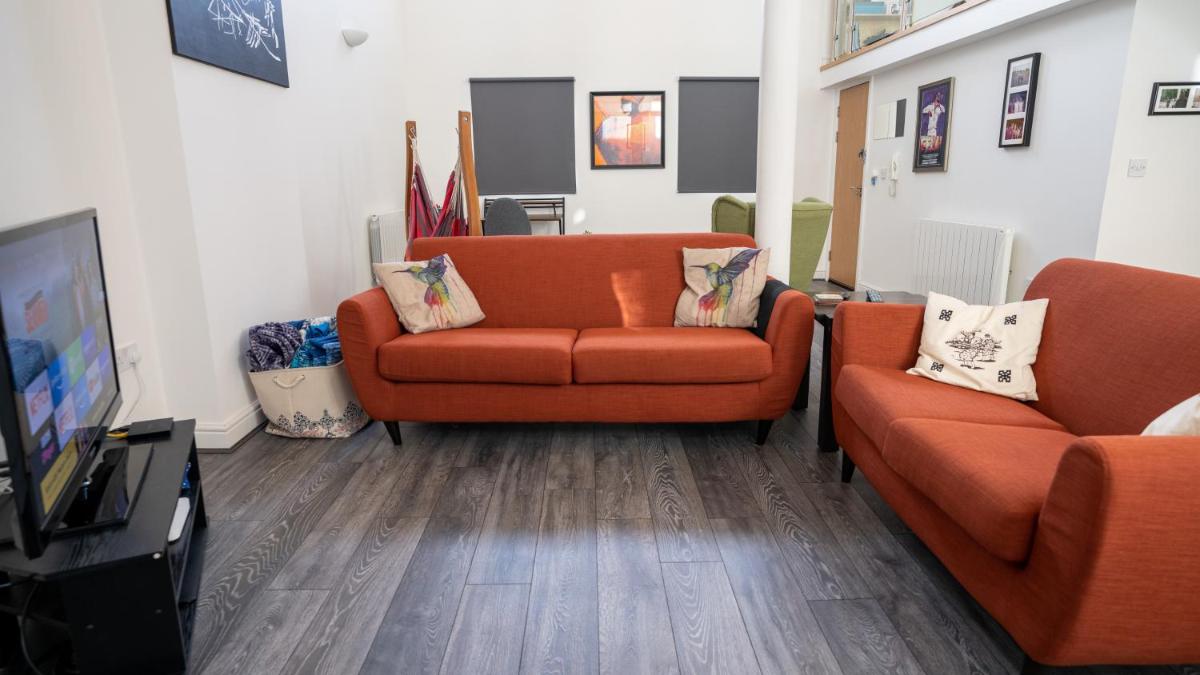 Stunning Mezzanine Apartment Near City Centre - Housity