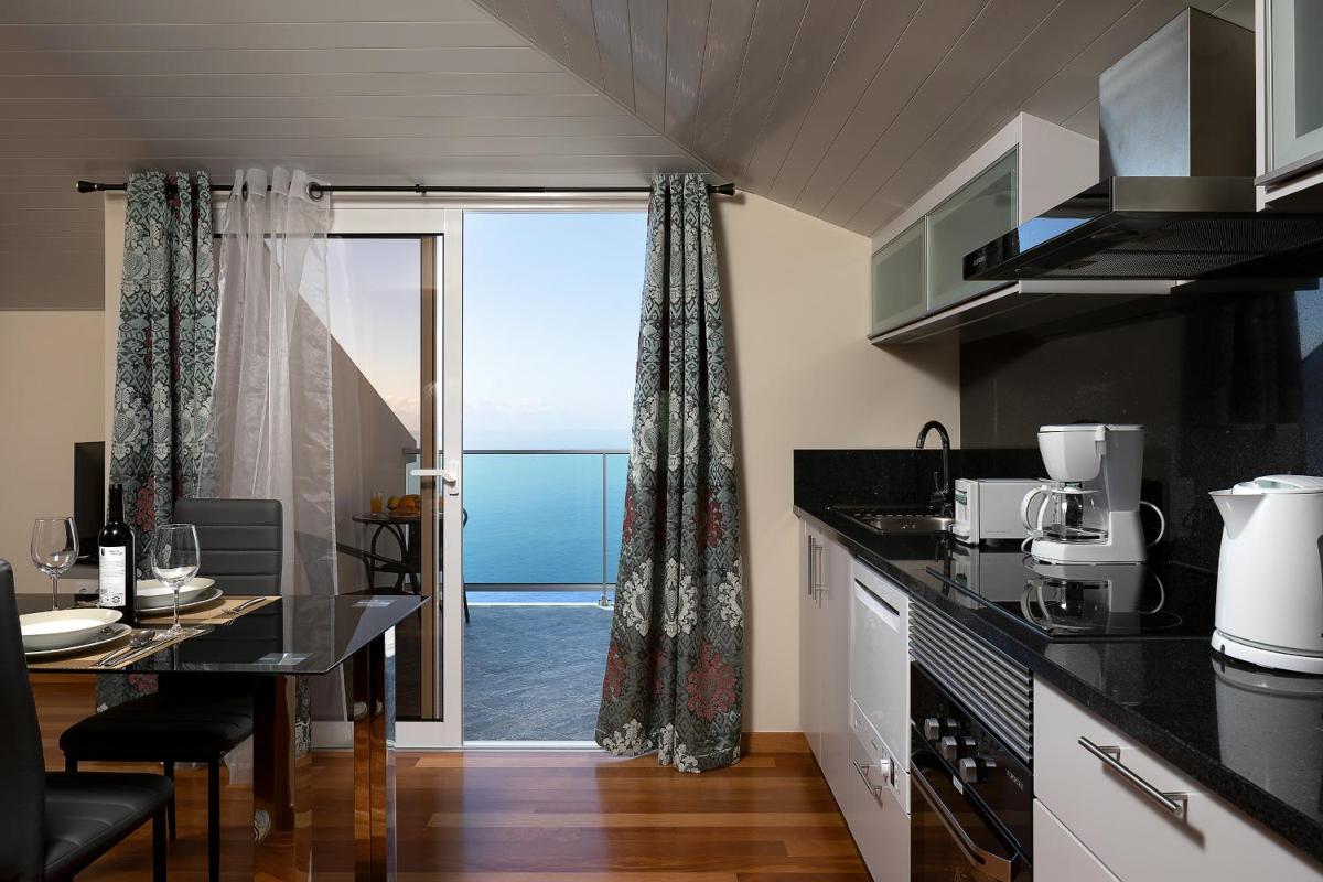 Martinho Apartment View - Housity