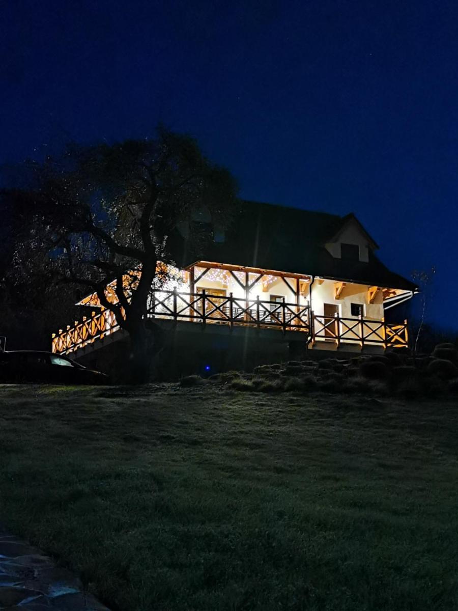Chata VČELÁRIK - Housity