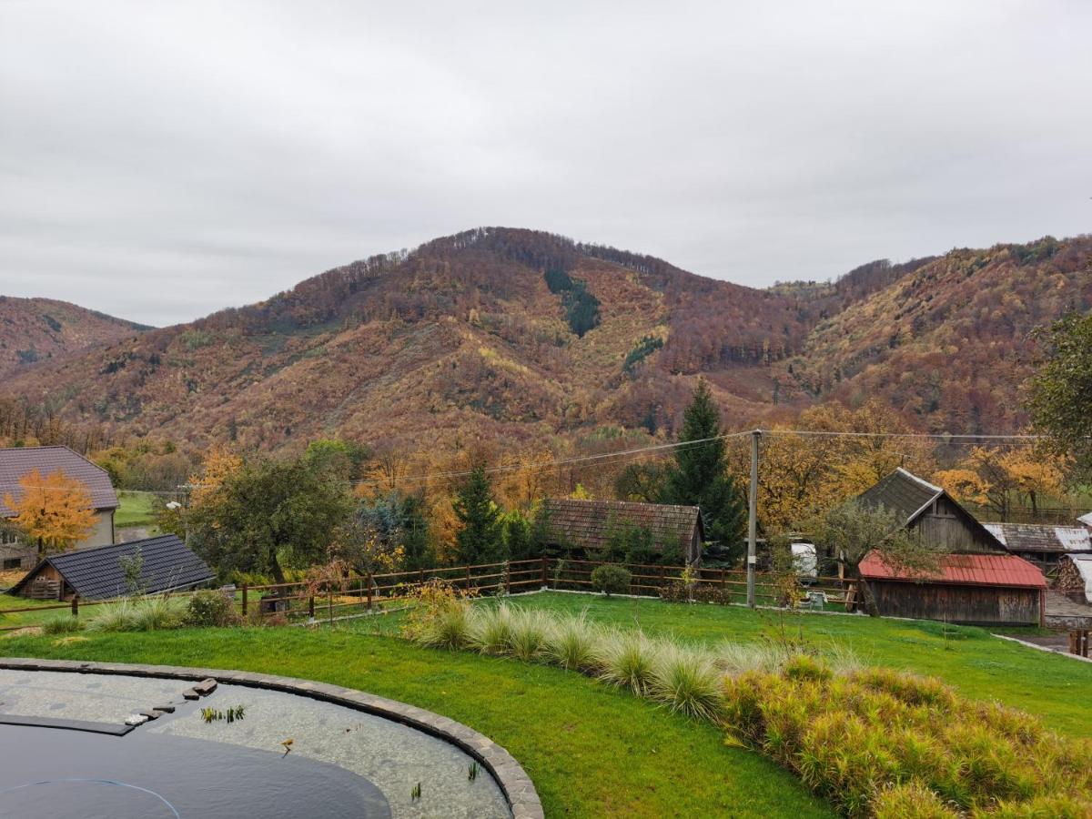 Chata VČELÁRIK - Housity