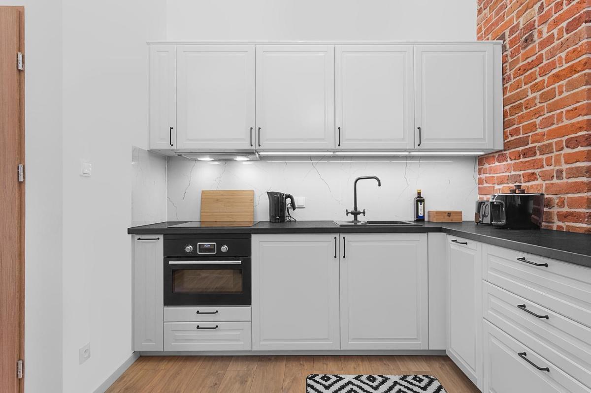 Grey Panther Apartment in the Heart of Wroclaw - Hizvo