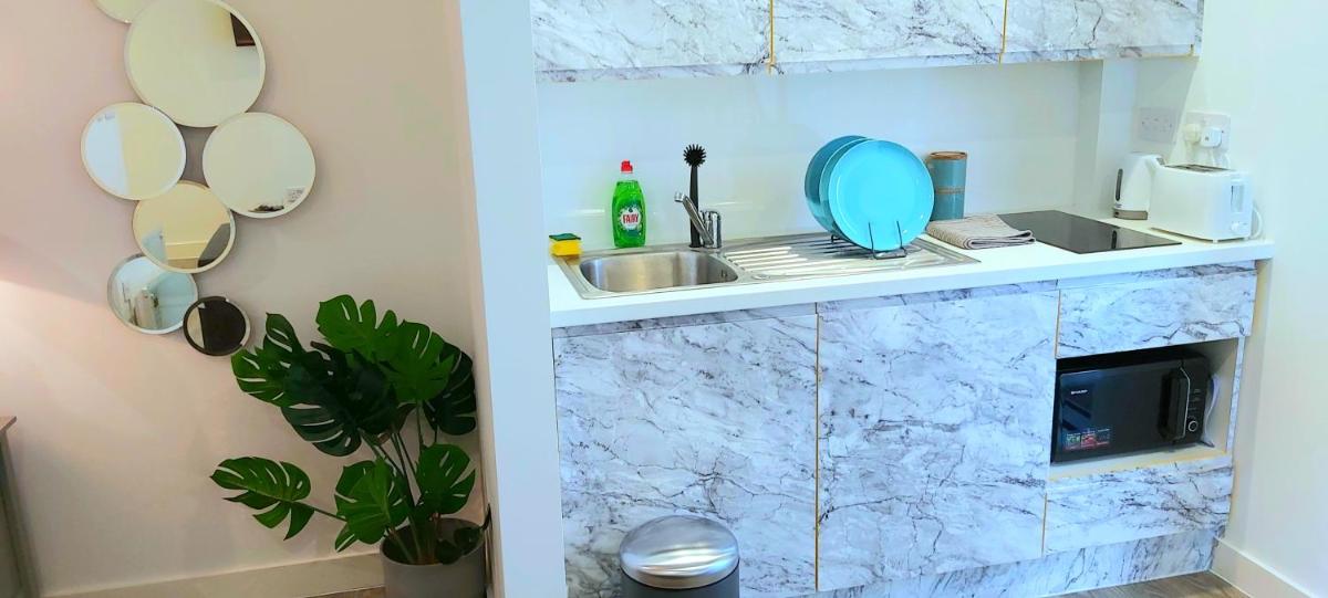 Great Studio Apartments - Netflix, Wifi, Digital TV - Hizvo