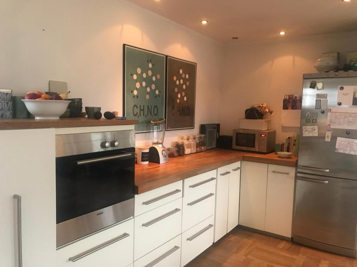 Cool familyhome close to the Beach w two cuddly cats - Housity