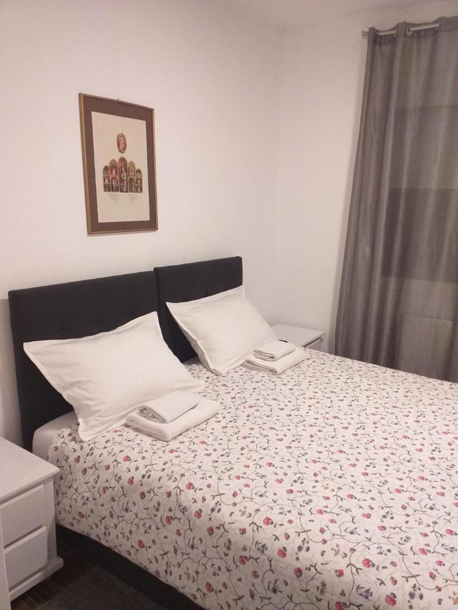 Sobe Zeravica Sremski Karlovci - Housity