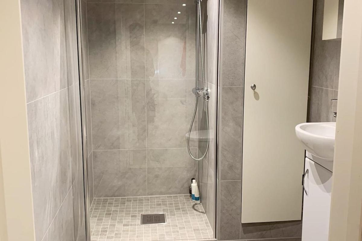 Newly renovated basement apartment - Housity