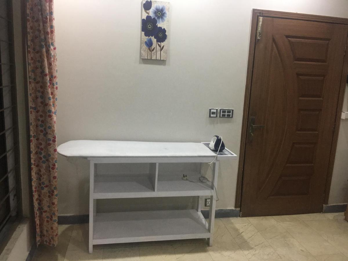 Apartment near Shaukat Khanum - Housity