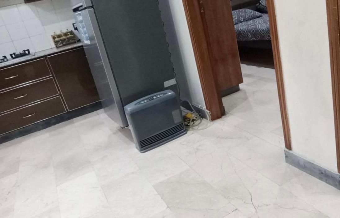Apartment near Shaukat Khanum - Housity
