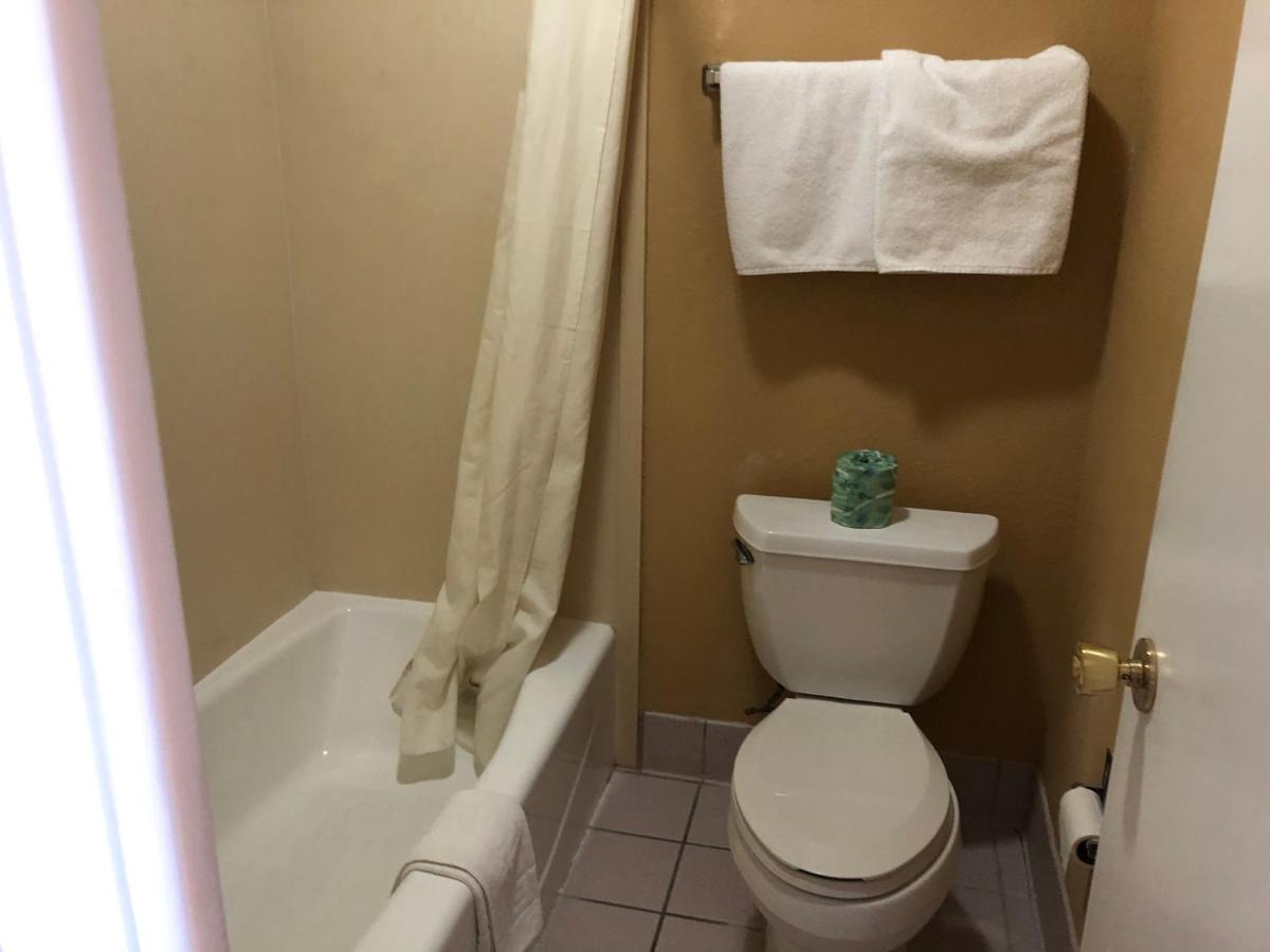 La Grange Executive Inn and Suites - Housity