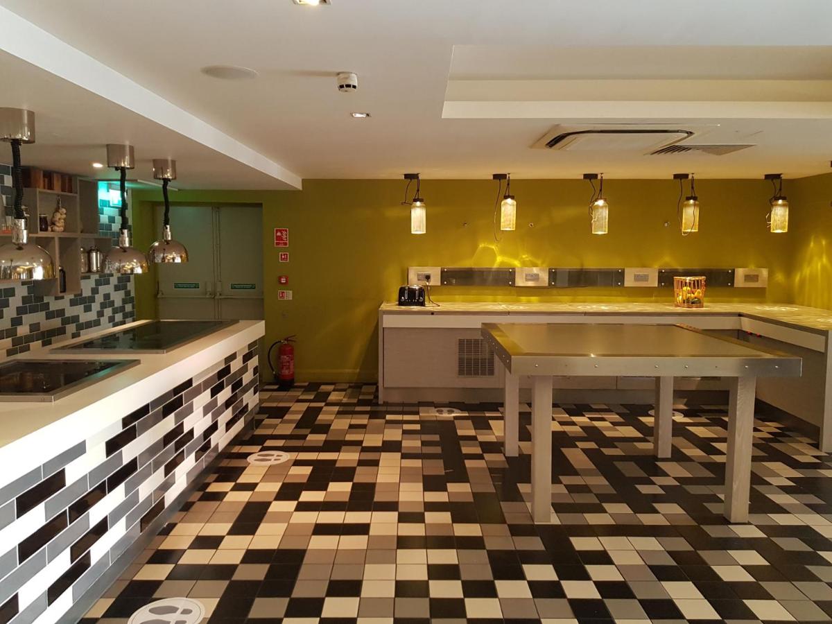 Holiday Inn Luton South - M1, Junction 9, an IHG Hotel - Housity