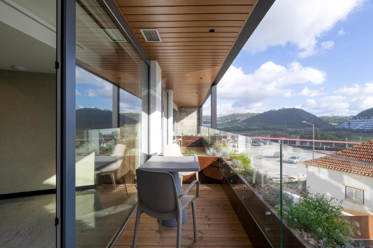 Uma vista geral da montanha ou uma vista da montanha a partir do hotel