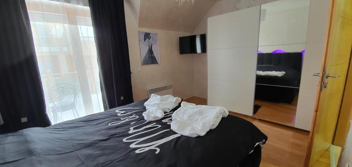 Apartman Stanišič - Housity