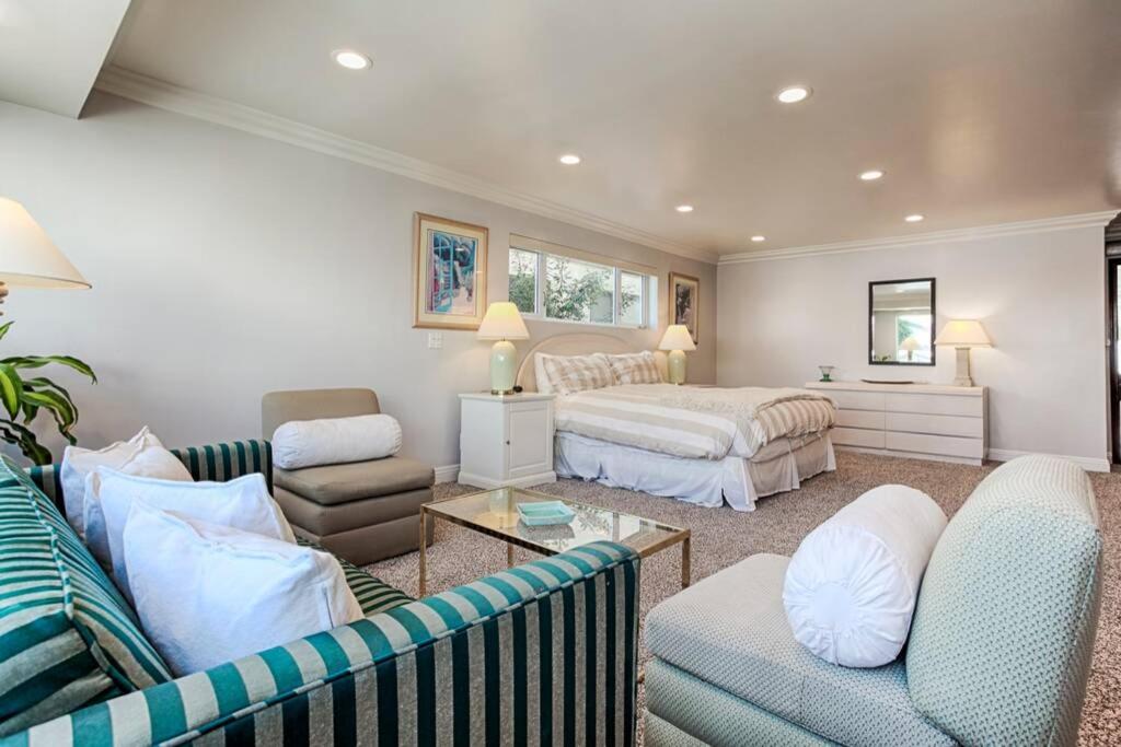 Beach Front Dream 2 Story Condo! - Housity