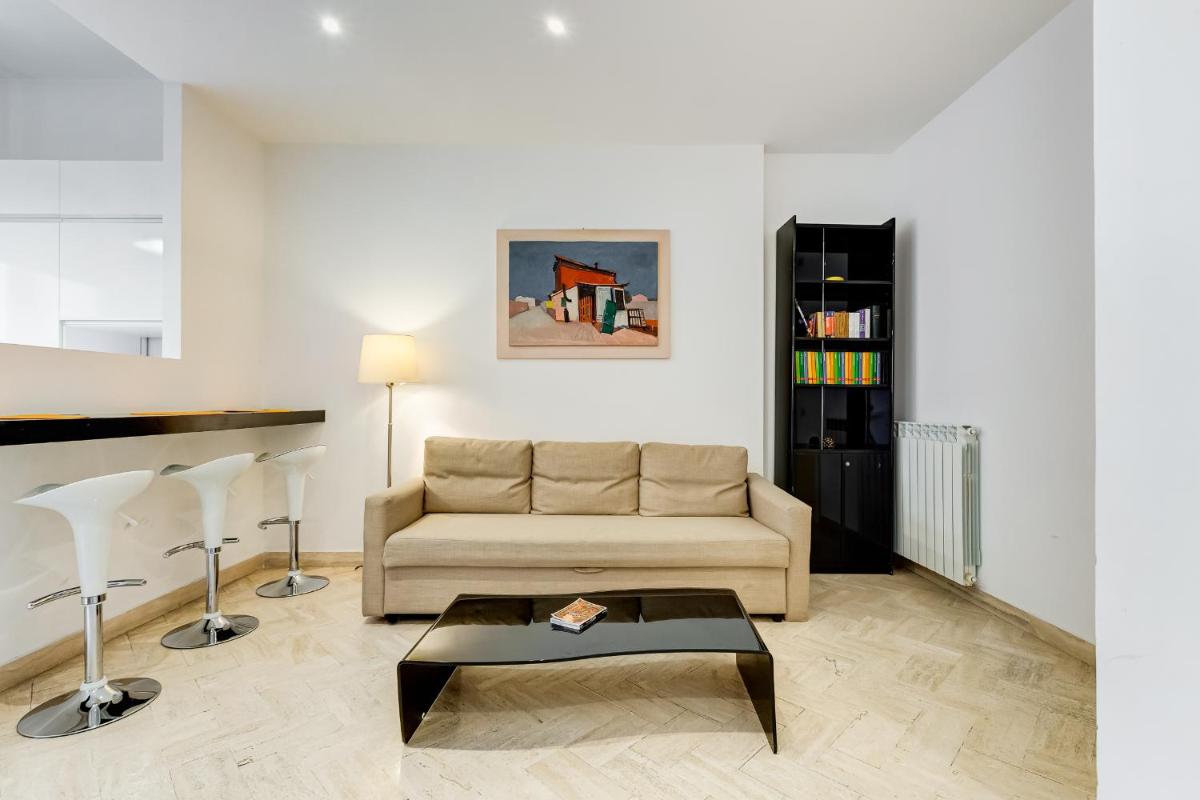 Vatican Andrea's house - Housity