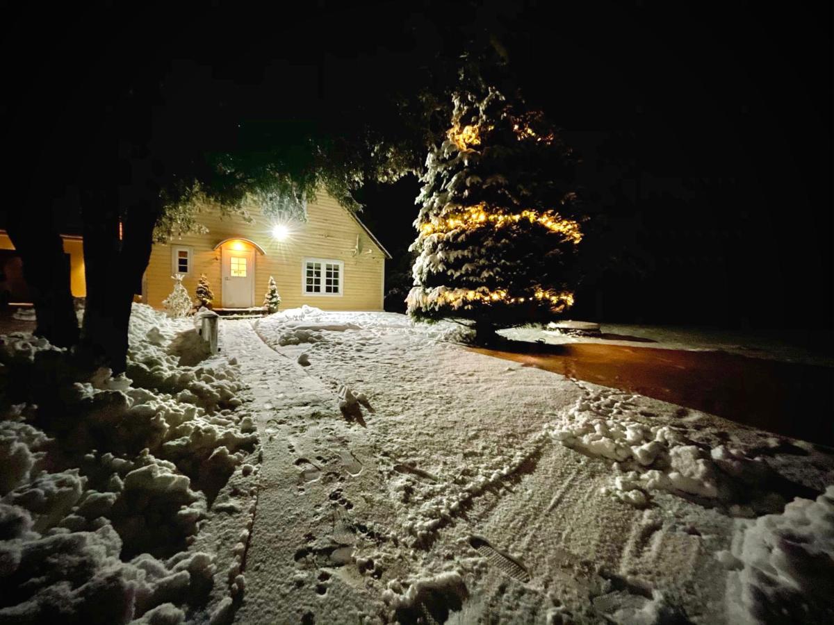 Kõrtsitoa Puhkemaja - Housity