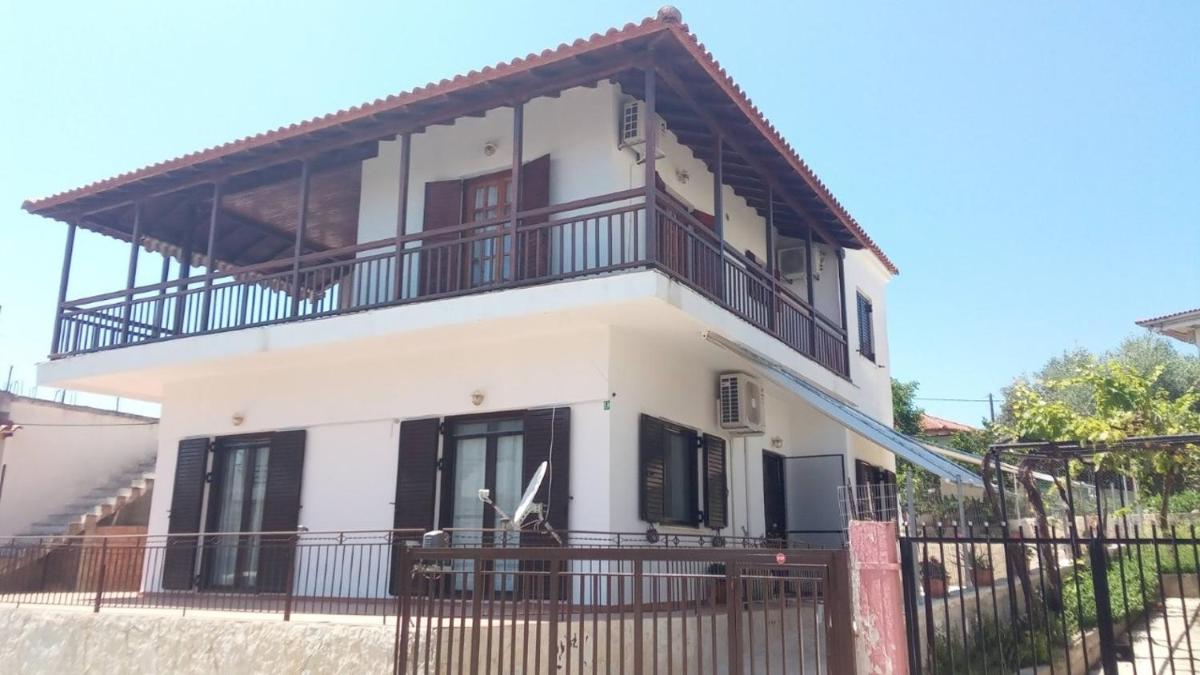 Balcony With View - Housity