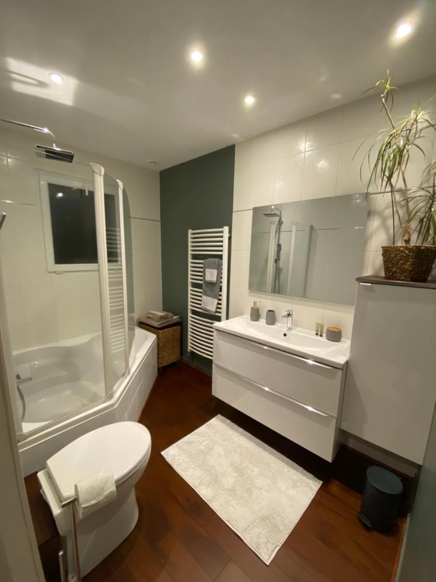 Chambre avec salle de bain privée de la Canopée de Mios - Housity