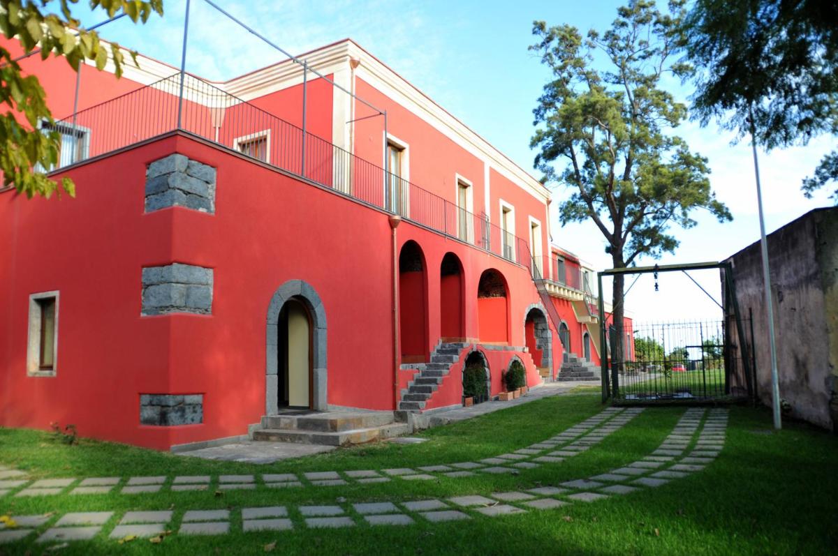 Palazzo Rosso - Hizvo