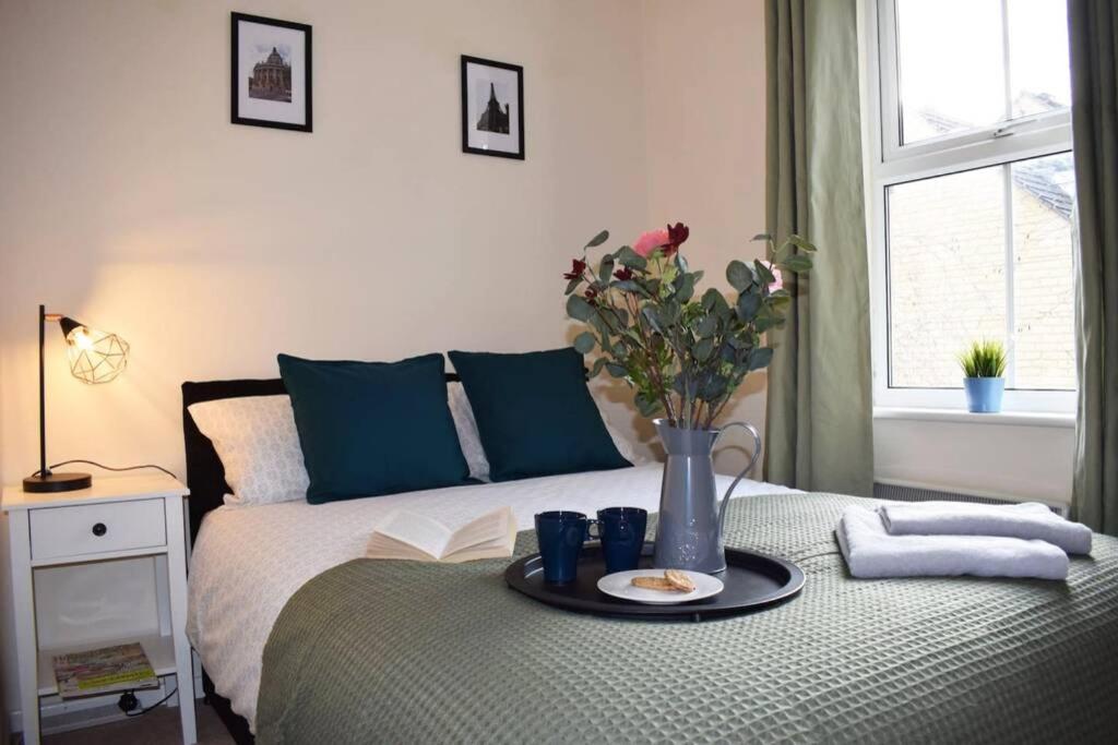 Comfortable Apartment in Sheffield with Parking - Housity