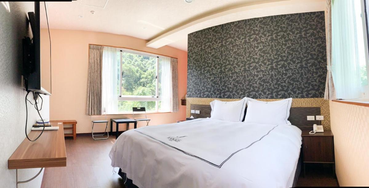 BlackJazz Inn - Housity