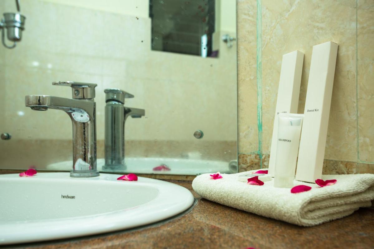 Suitetrails - Siddhartha Hotel, Tikapur