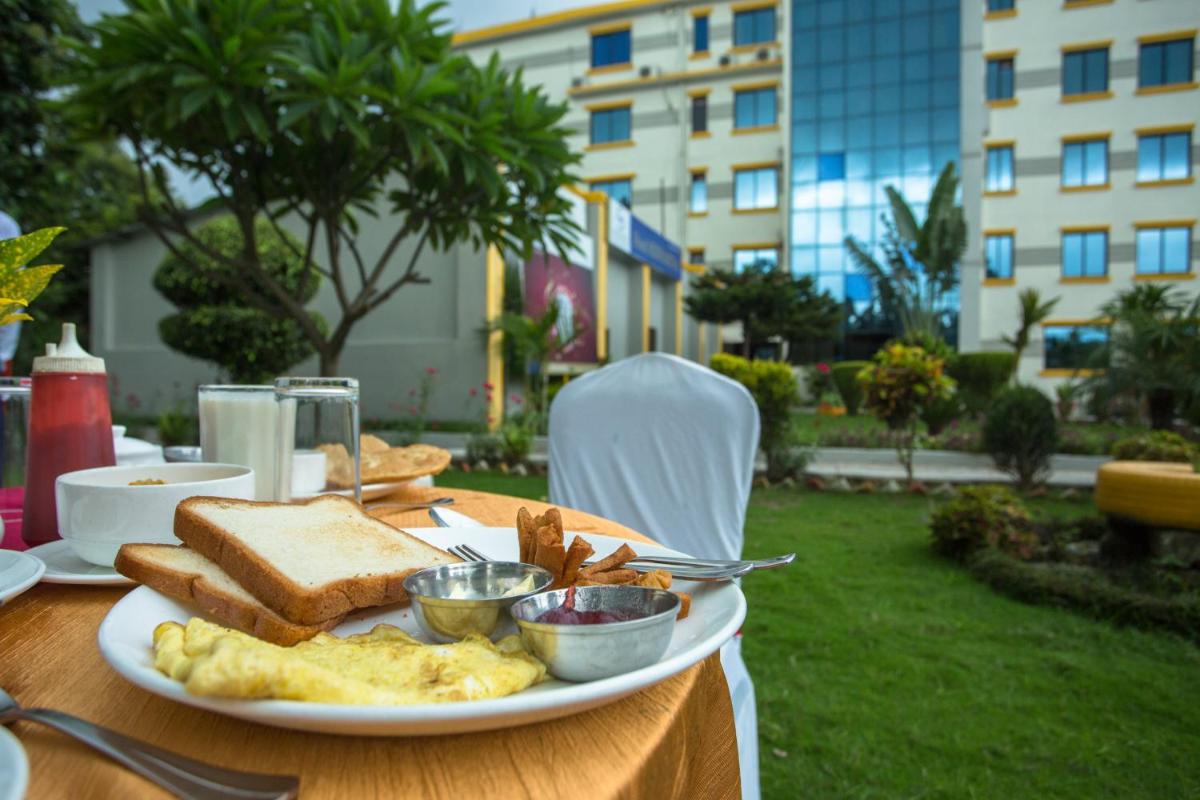 Suitetrails - Siddhartha Hotel, Tikapur