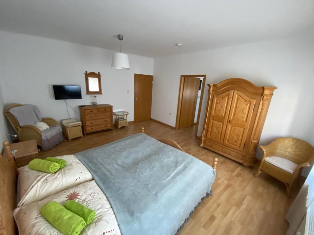 Ferienwohnung am Theo Carlen Platz - Housity