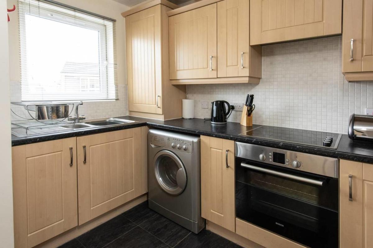 GuestReady - Top Floor Apt 2min walk to O2 Apollo - Housity