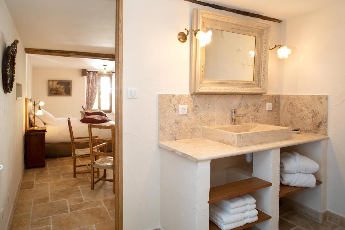 L'Hote Antique - MAISON D'HOTE- 4 Suites avec cuisine - Housity
