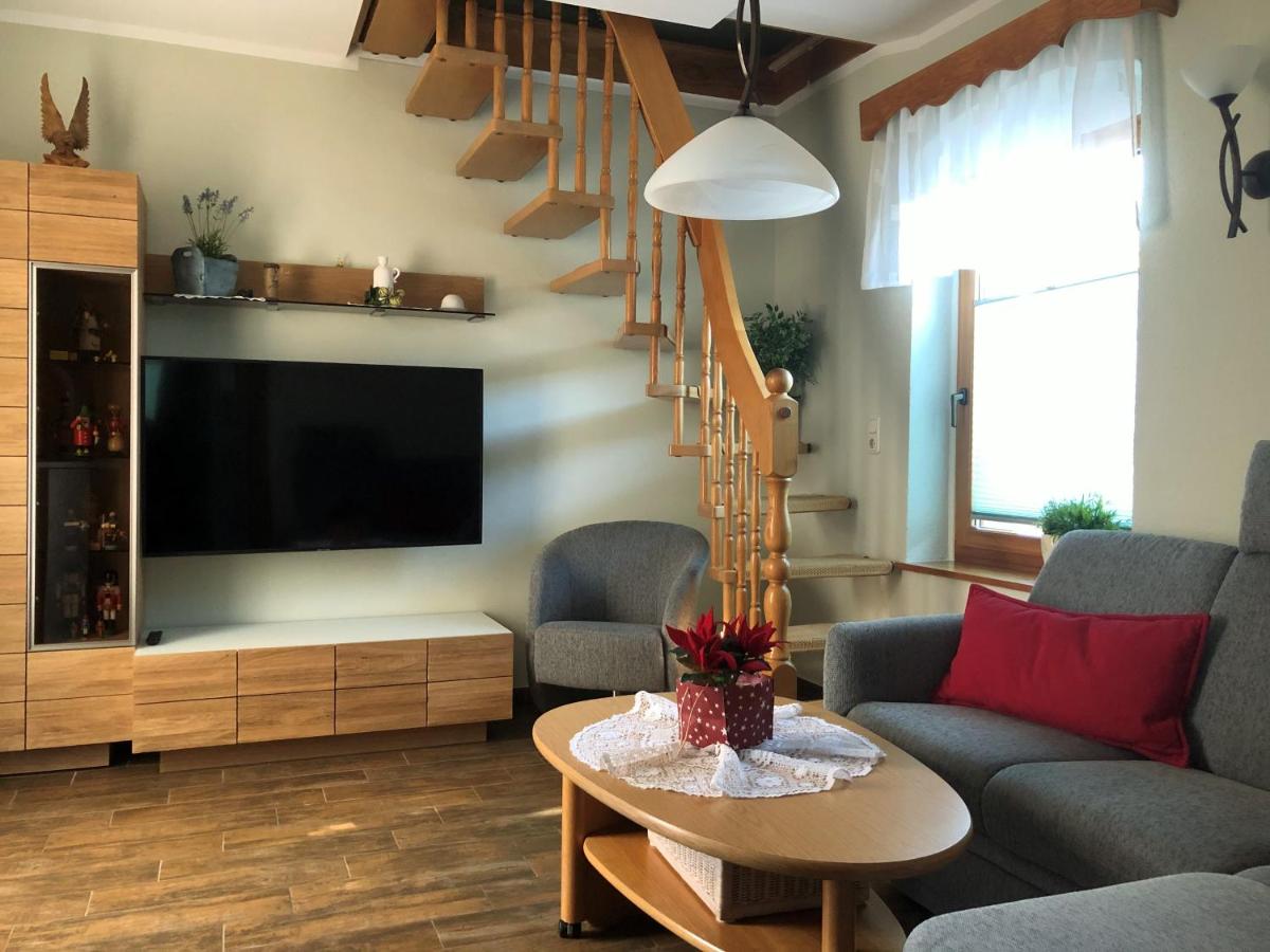 Ferienhaus Erzgebirge \"An der Trebe\" mit Kamin und Sauna - Housity