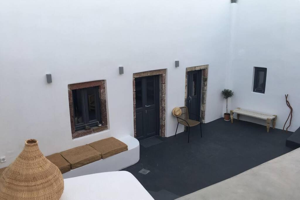 Santorini Folia Cave house, 4 pers, view, jacuzzi - Housity