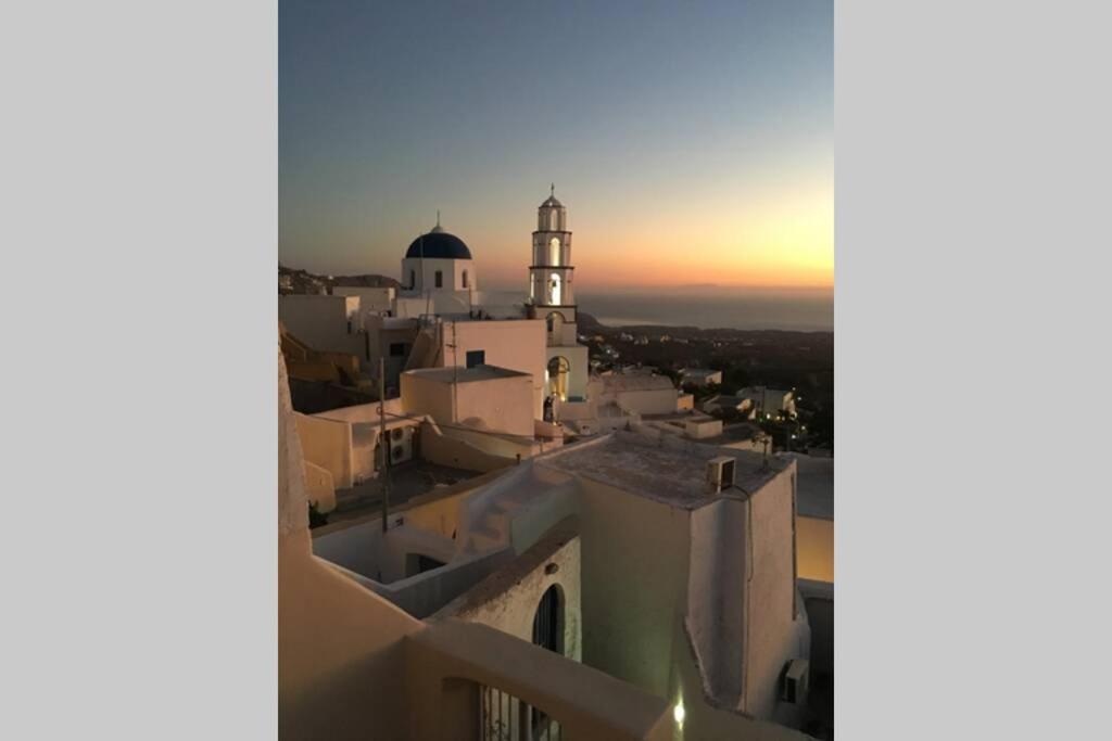 Santorini Folia Cave house, 4 pers, view, jacuzzi - Housity