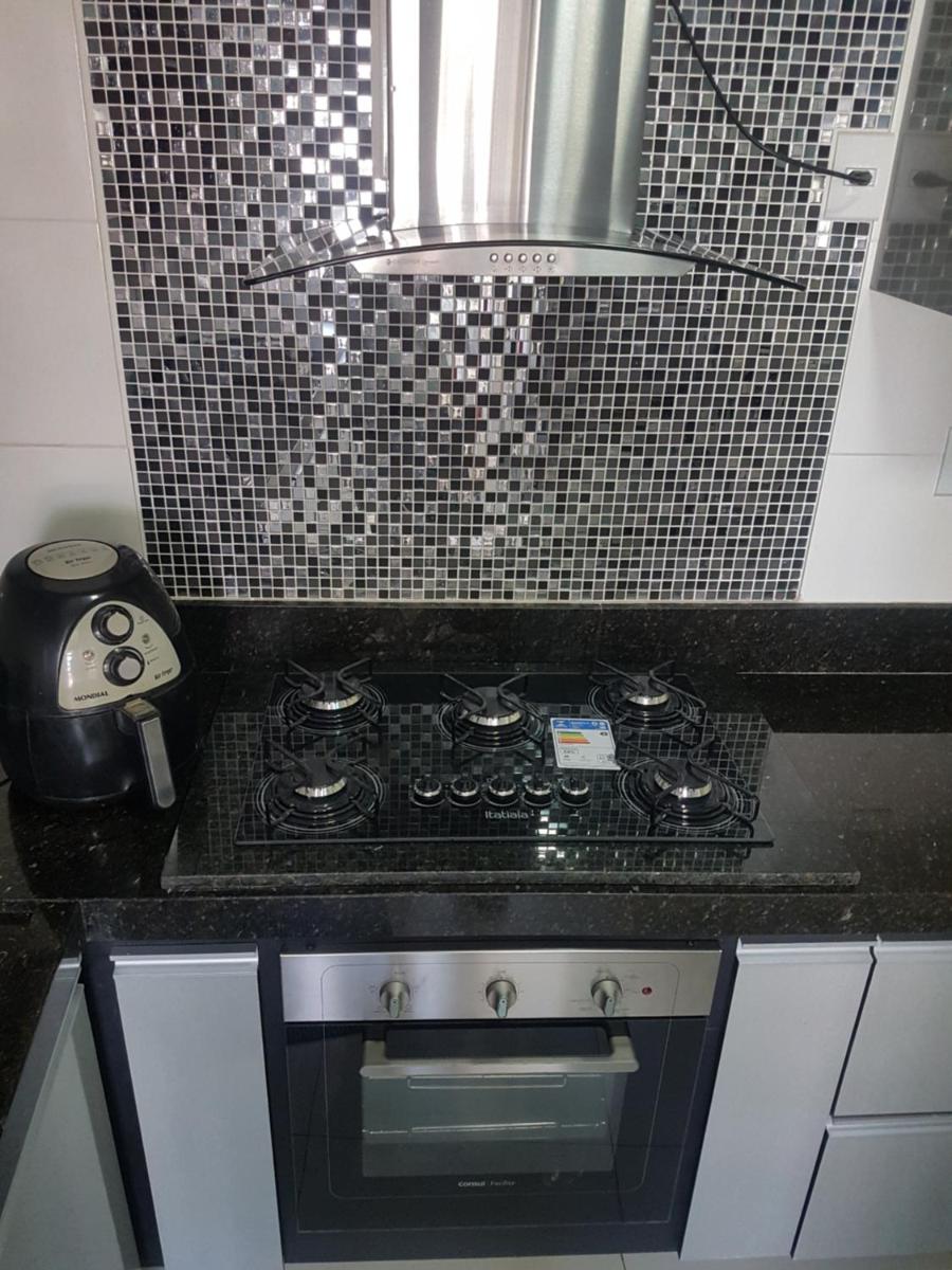 APARTAMENTO ACONCHEGANTE NO CENTRO de Petrolina todo CLIMATIZADO com 4 quartos área gourmet e Wi-fi 300MB - Housity