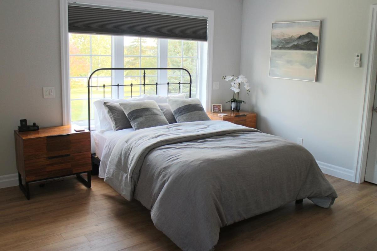Woodslee Bed and Breakfast - Housity