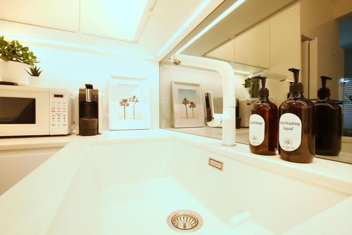 Suitetrails - Beautifully renovated quiet unit in Cronulla
