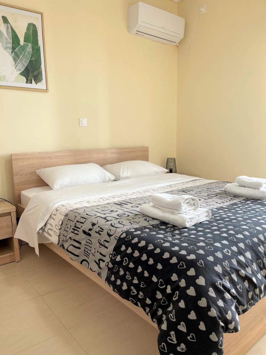 Suitetrails - Boho Apartment near Athens Airport