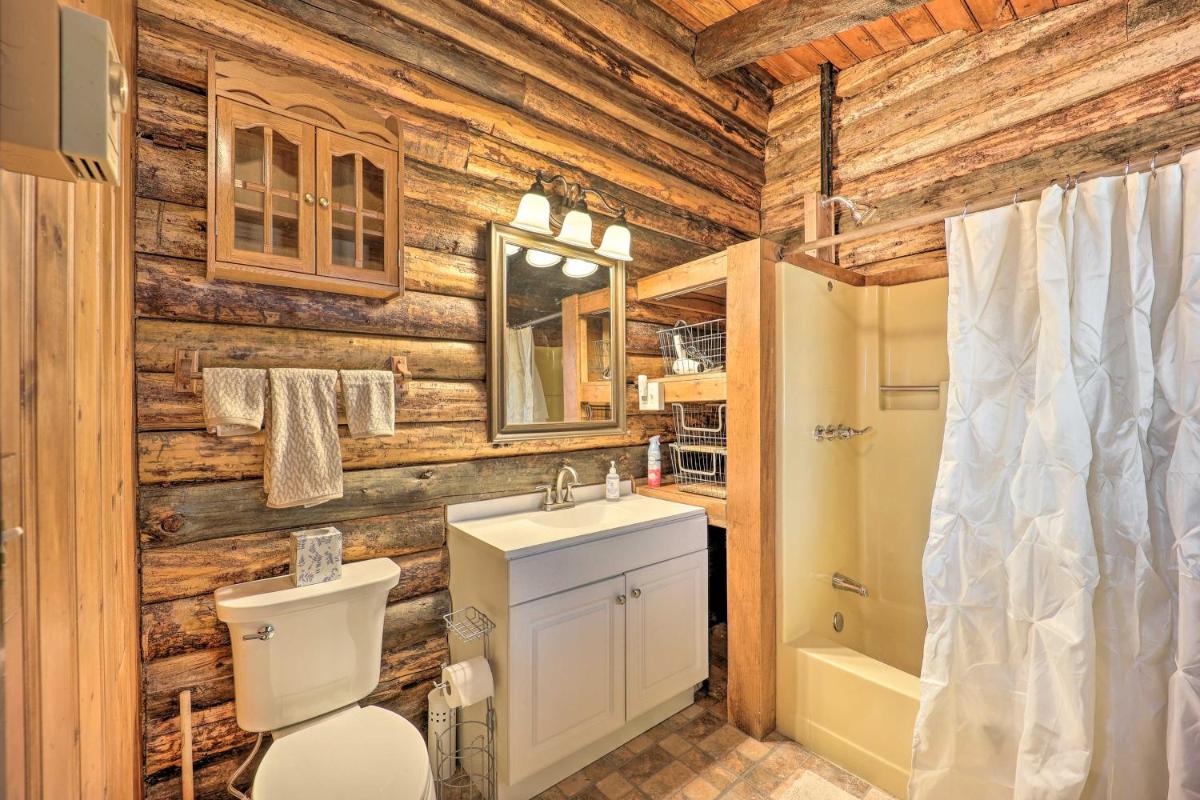 Relaxing Retreat with Private Dock on Claytor Lake! - Housity