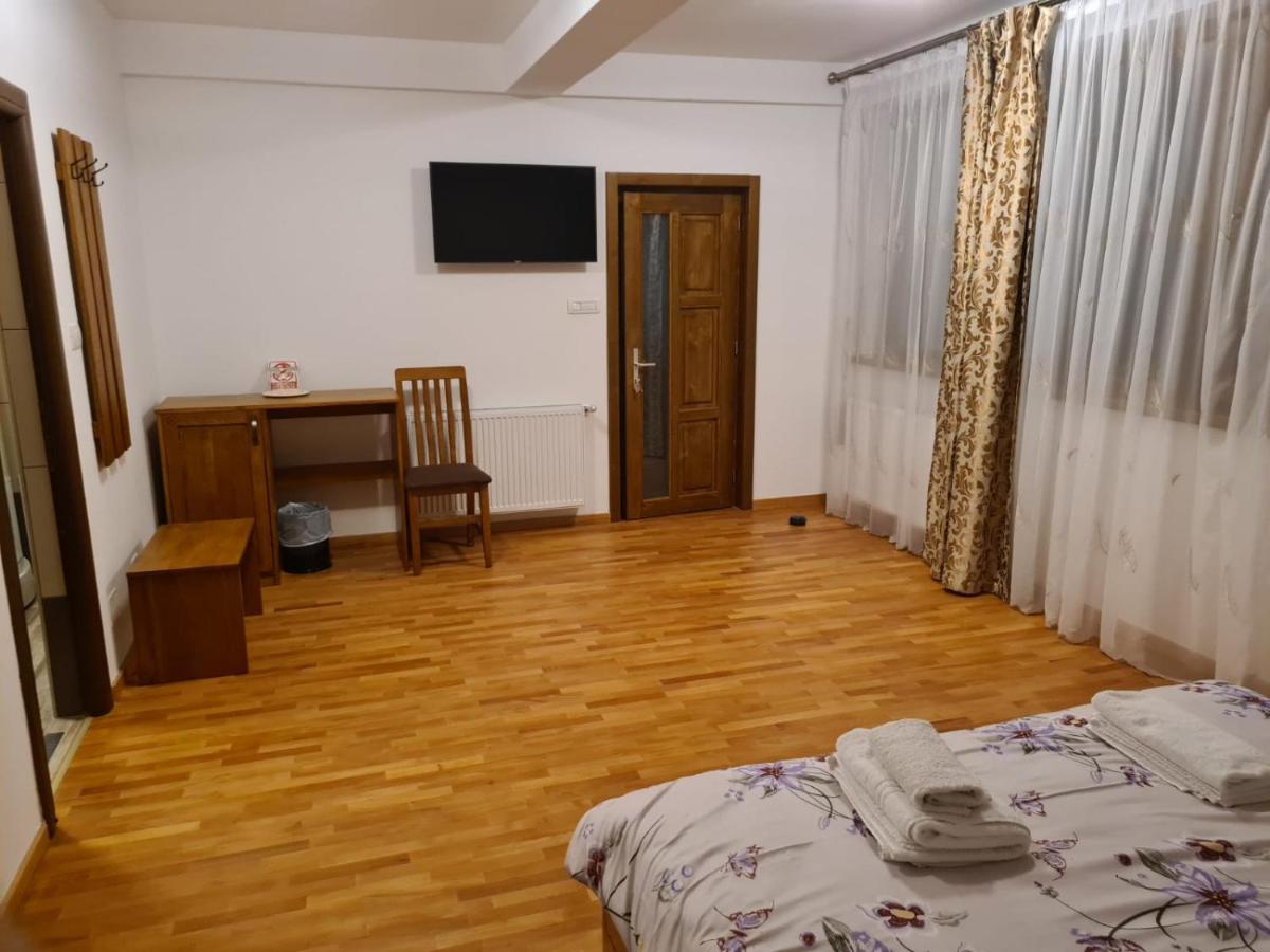 Pensiunea MedAless - Housity
