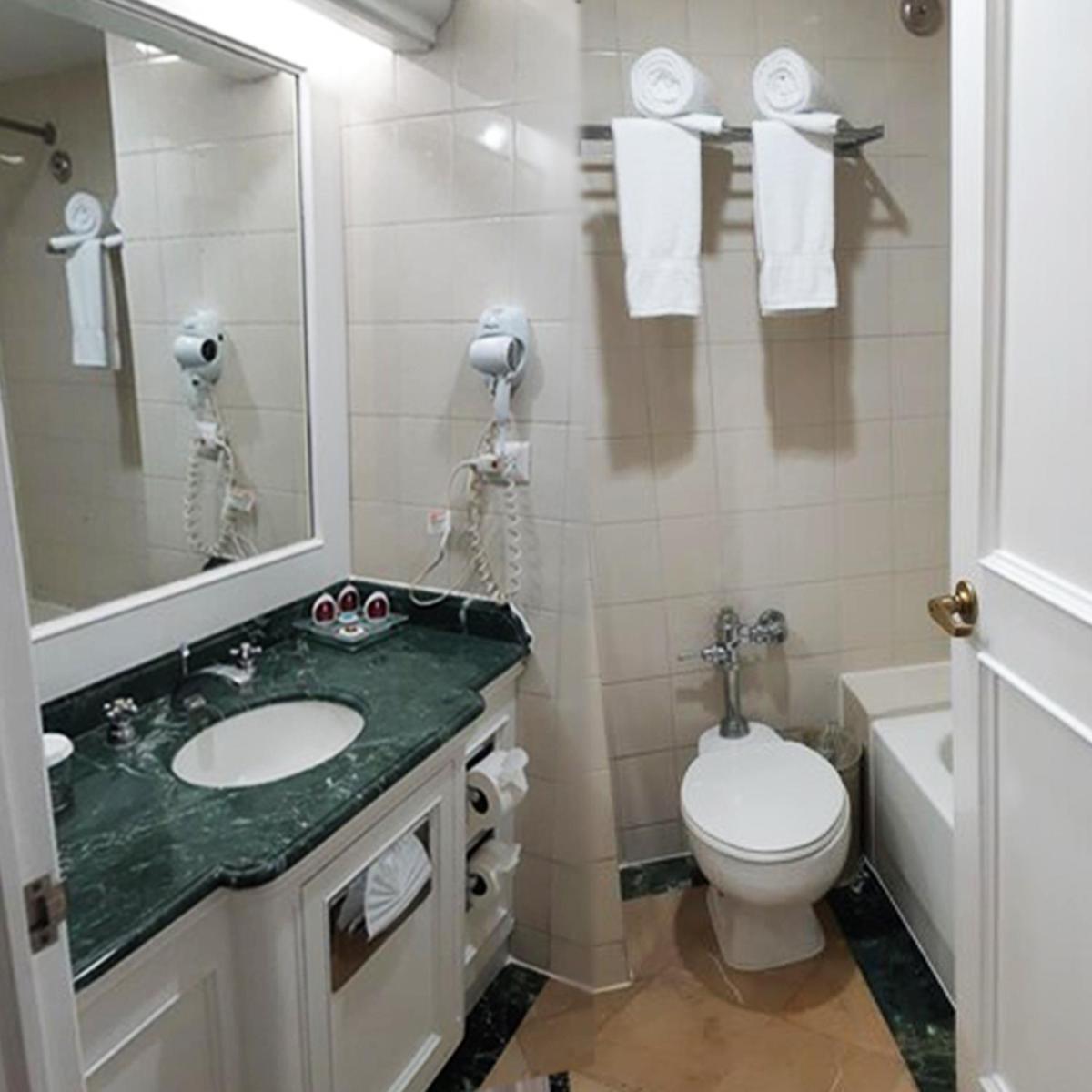 Hotel Las Americas - Housity