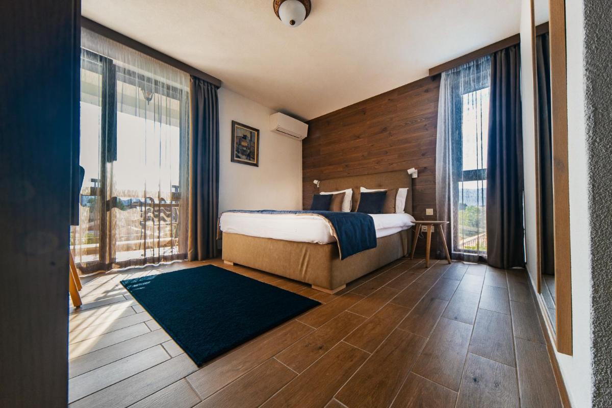 Seven Springs Hotel - Housity