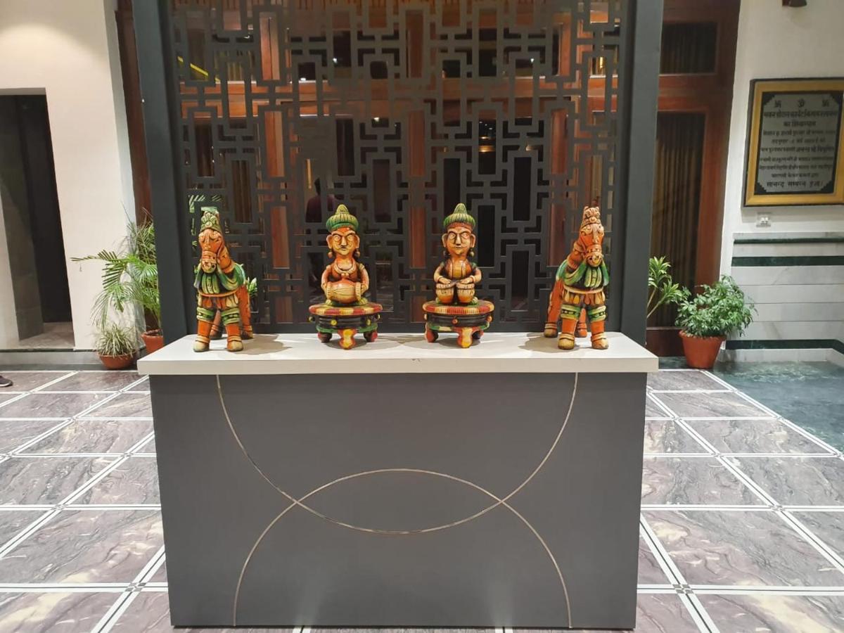 Hotel Corbett Kingdom - Housity