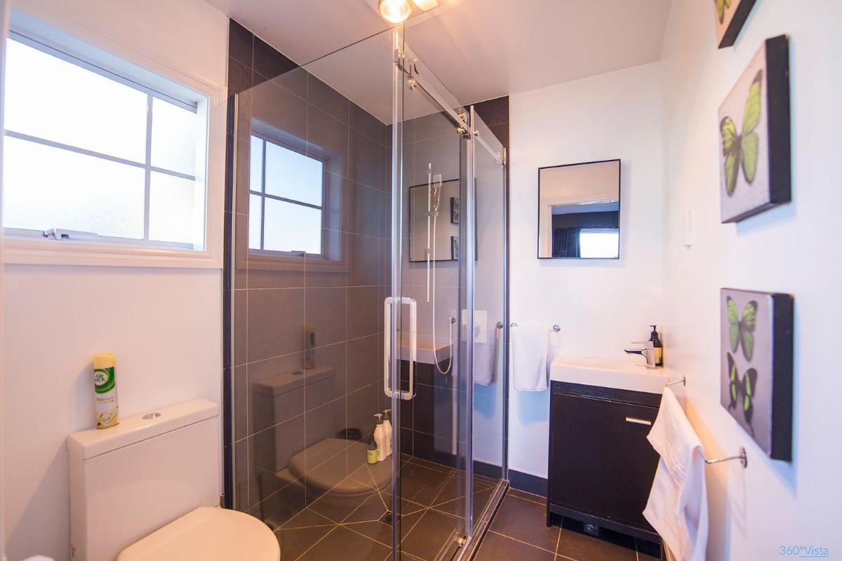 Awesomely Ambient Queenstown Home - Housity