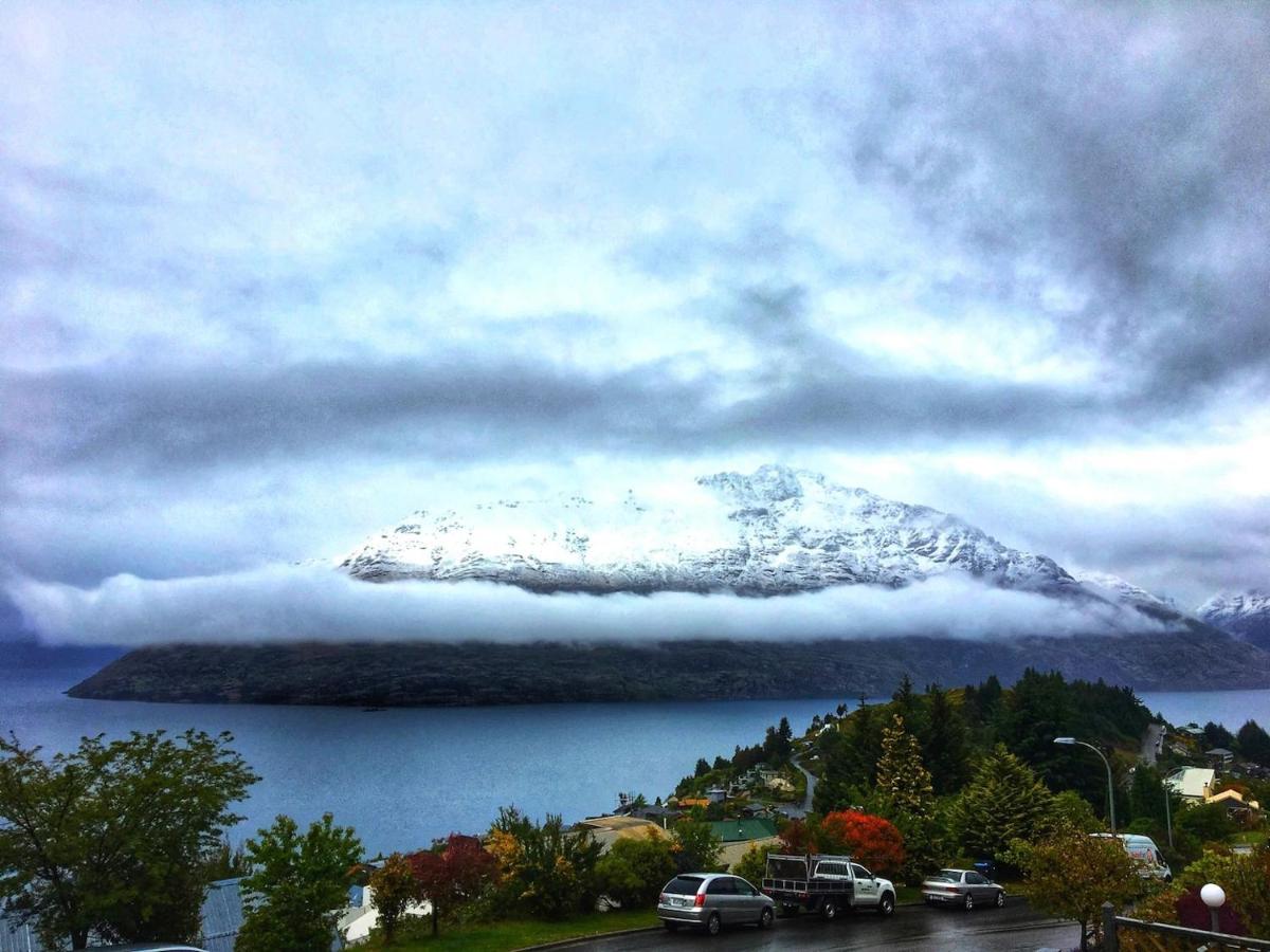 Awesomely Ambient Queenstown Home - Housity