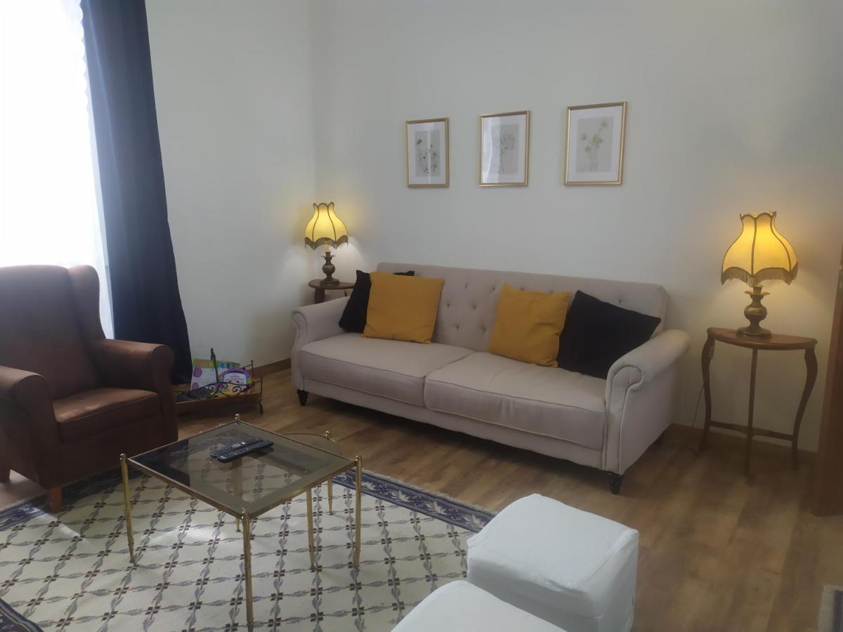 Blue Castle House - Housity