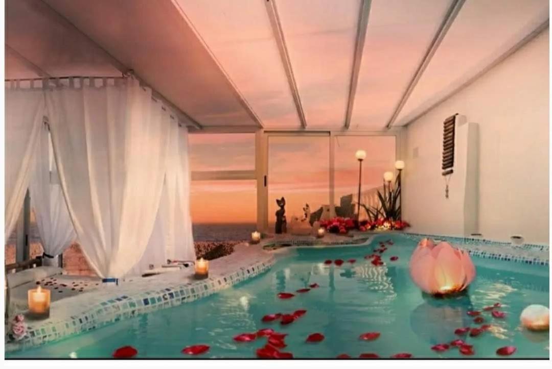 Romantic Tenerife - Housity