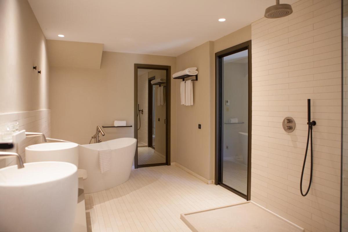 Salle de bains dans l'établissement Misincu