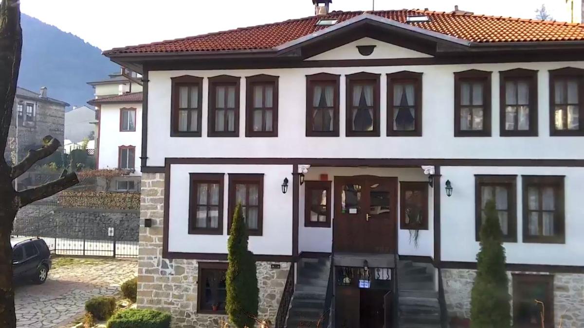 Petko Takov's House - Housity