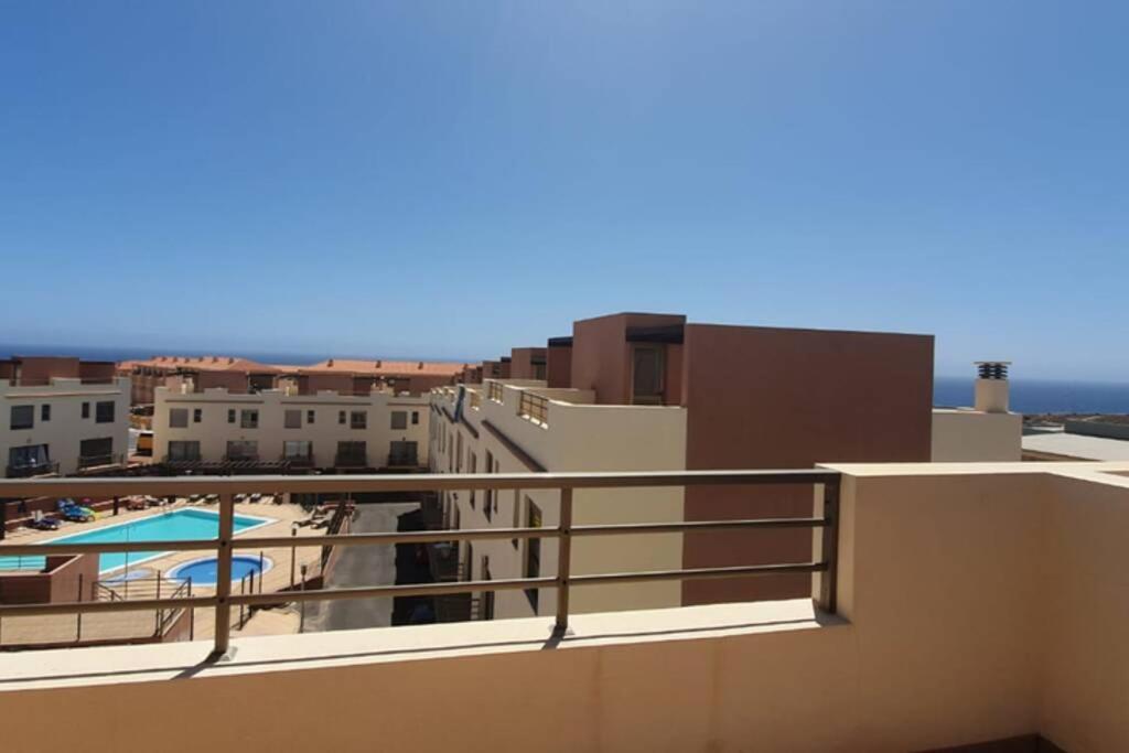 Suitetrails - Duplex Quiet complex Caleta de Fuste BIGSwiming pool WIFI